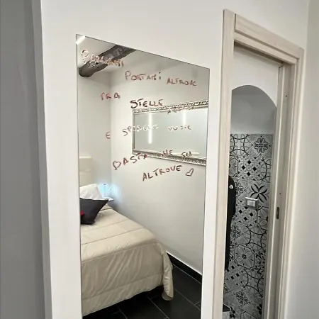 Apartment Rama-chiaia10 Naples