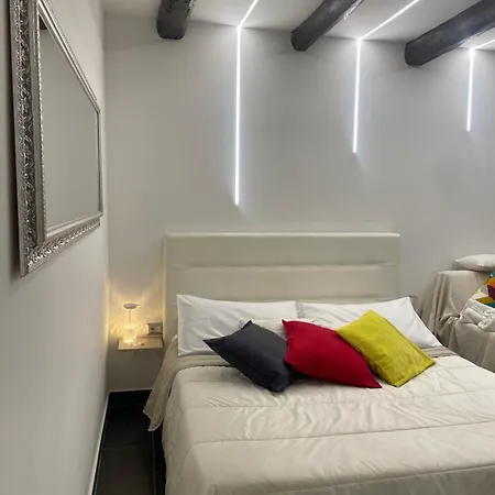Apartment Rama-chiaia10 Naples